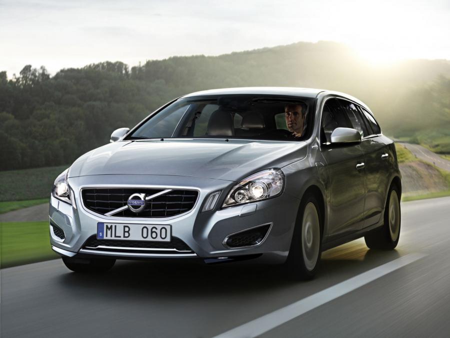  Volvo V60 Plug-in Hybrid 2011 года  (фото 41 из 68)